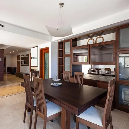 Bungalow With Super Pool Area With Wifi & Ac By 360 Estates * St. Julian's